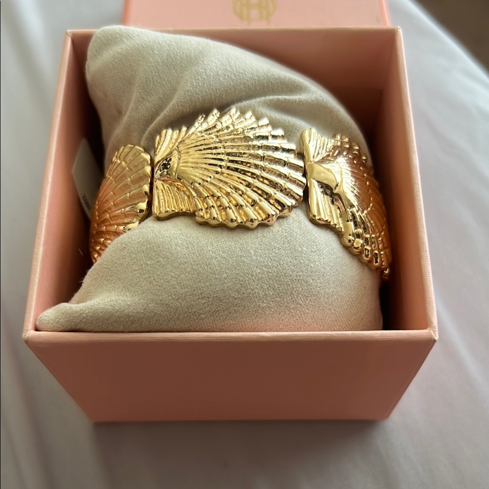 House of Harlow 1960 Gold Seashell Link Bracelet